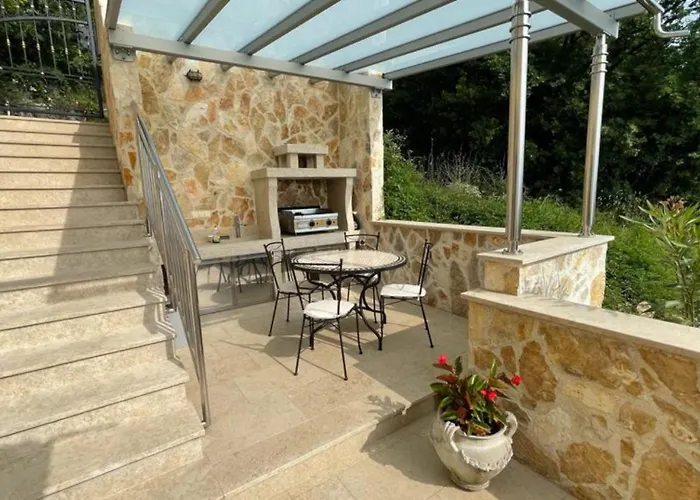 Exclusive Ruhe-oase Mit Fantastischen Blick